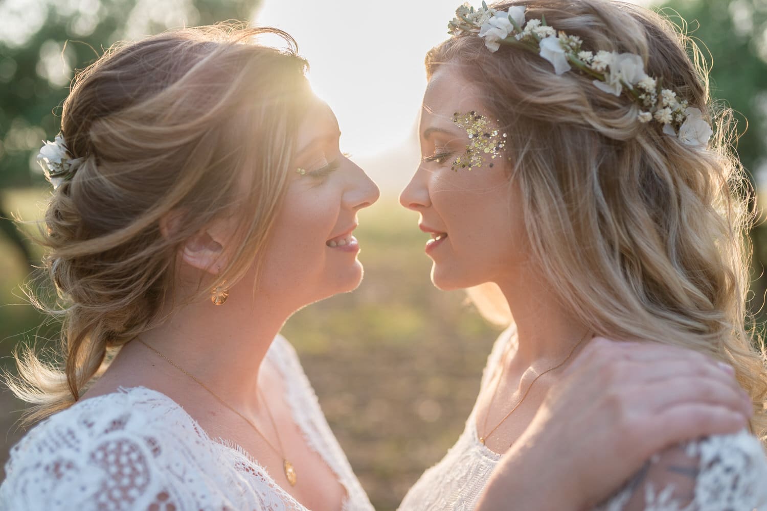 femmes-couple-mariage-lesbien-perpignan-paillettes